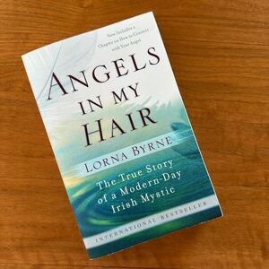 🦋BOOK: Angels in My Hair - Lorna Byrne